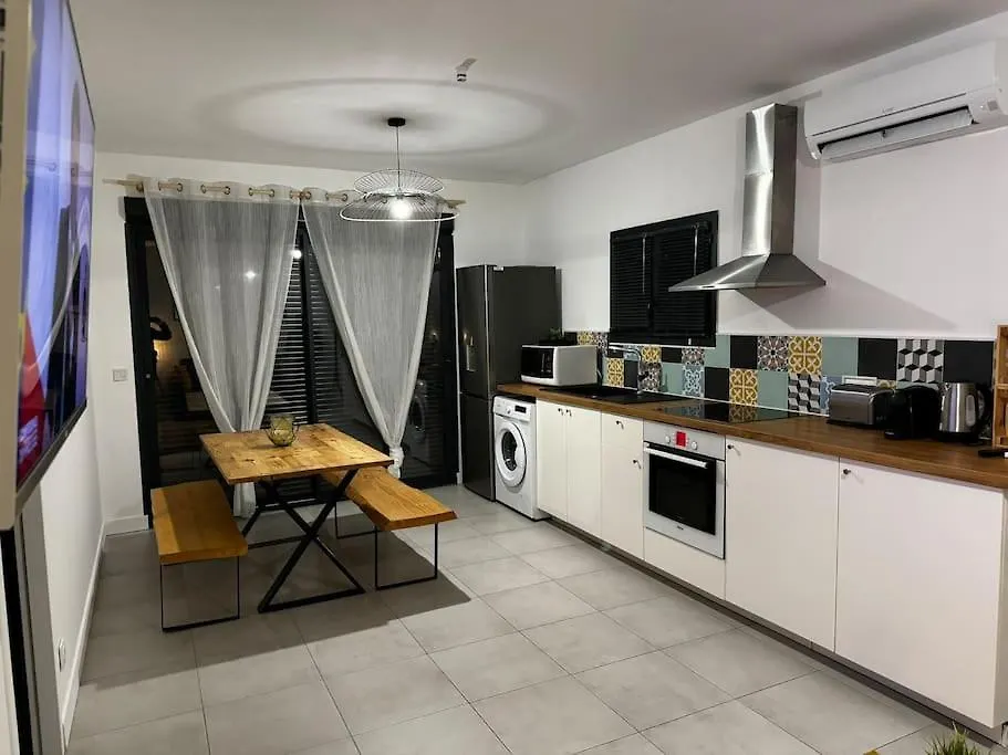 Holiday home Maison Jardin Privatif Au Coeur D'Une Oliveraie Roquevaire