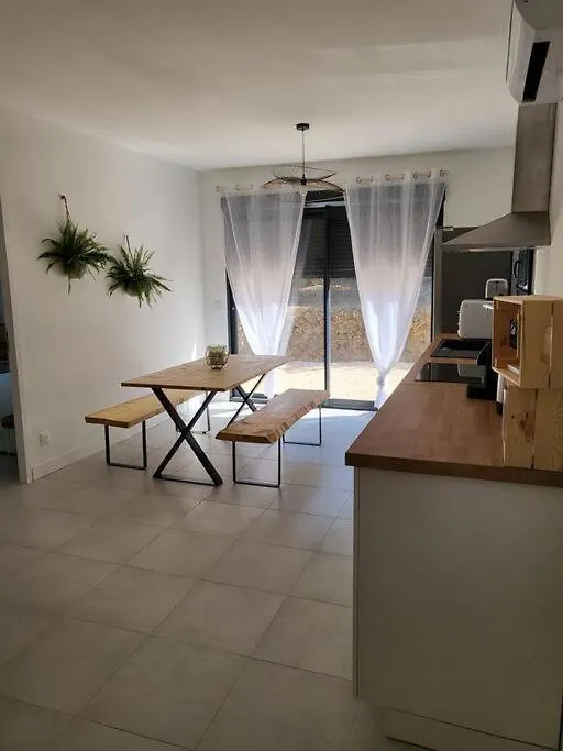 Holiday home Maison Jardin Privatif Au Coeur D'Une Oliveraie Roquevaire